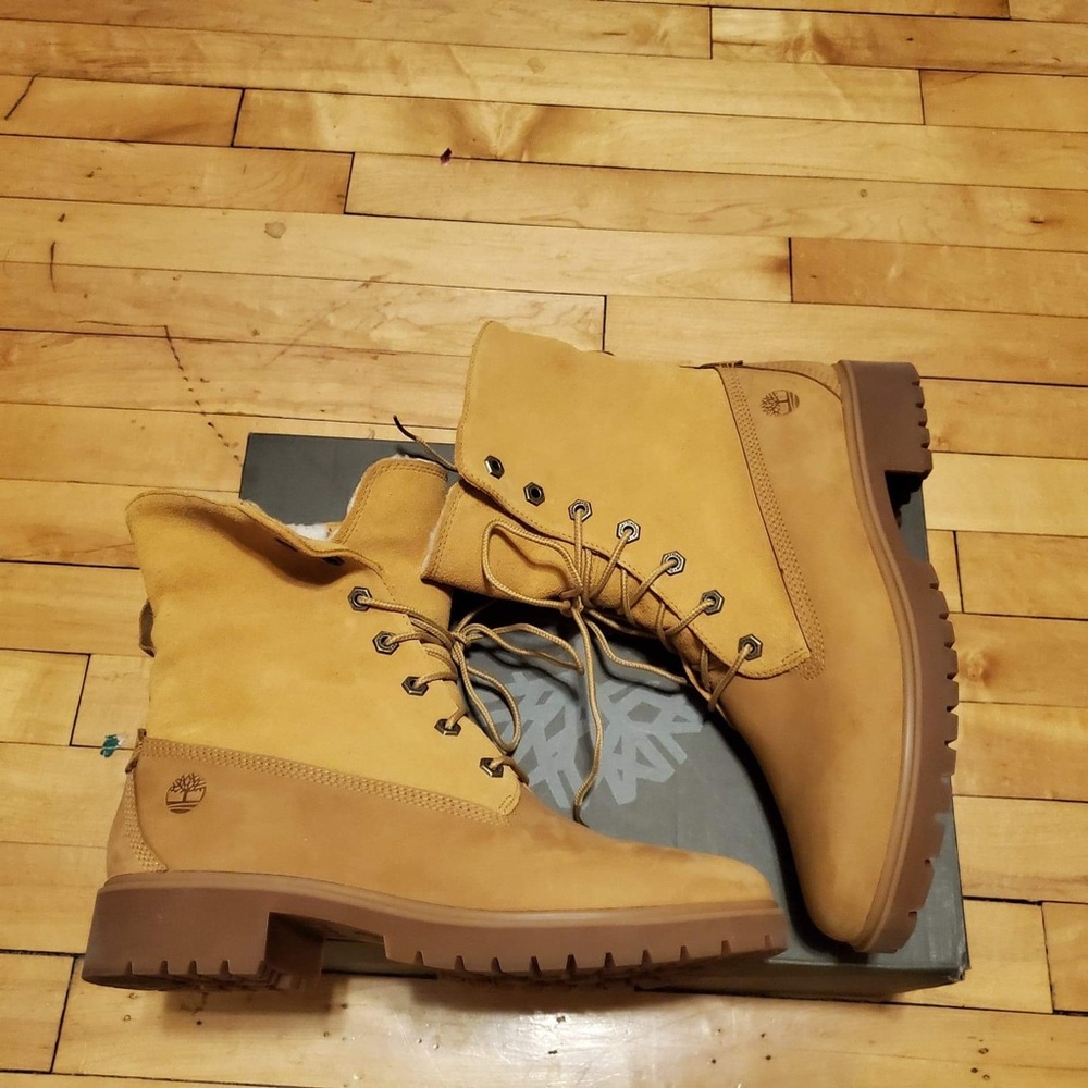 Boots - Picture 5 of 8